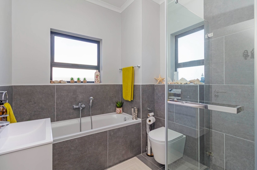3 Bedroom Property for Sale in Sandown Western Cape